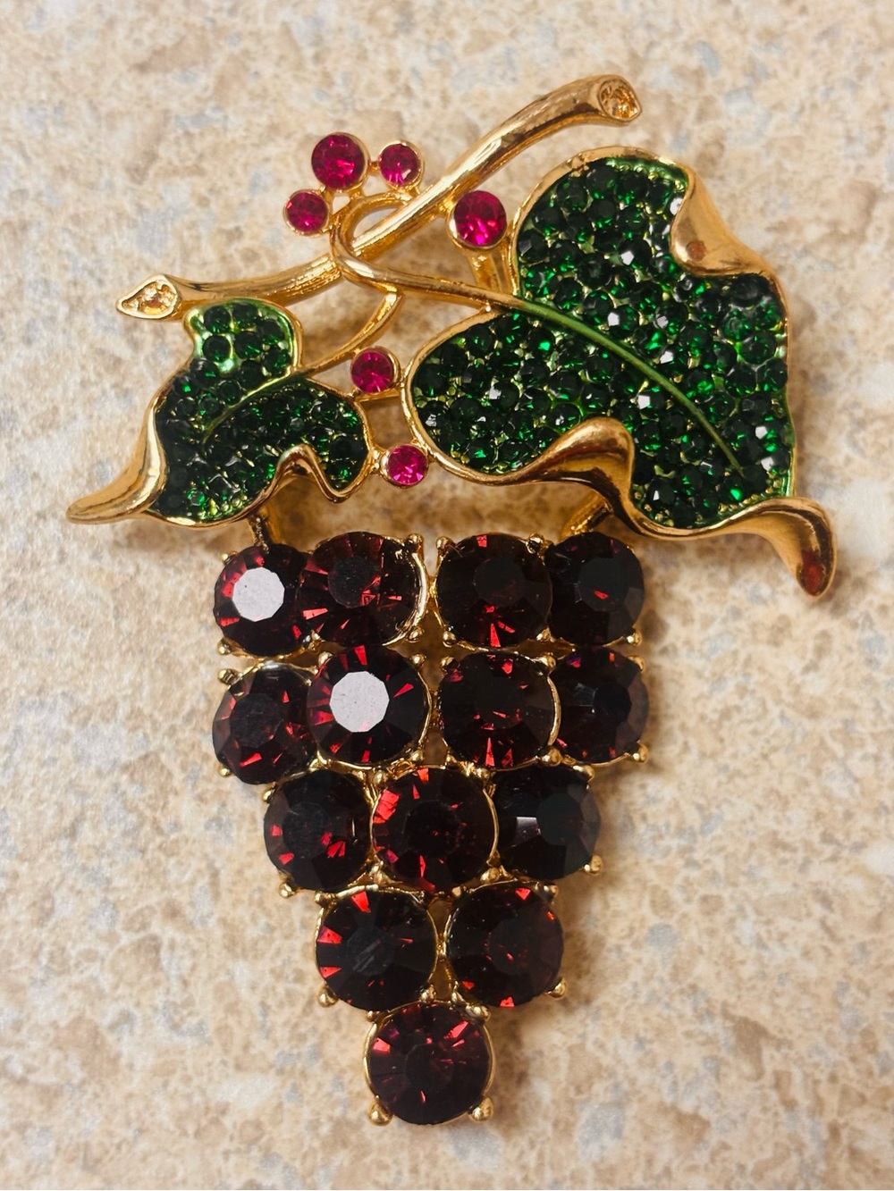 Jeweled Purple Grape Cluster Brooch – Emerald Green Rhinestones